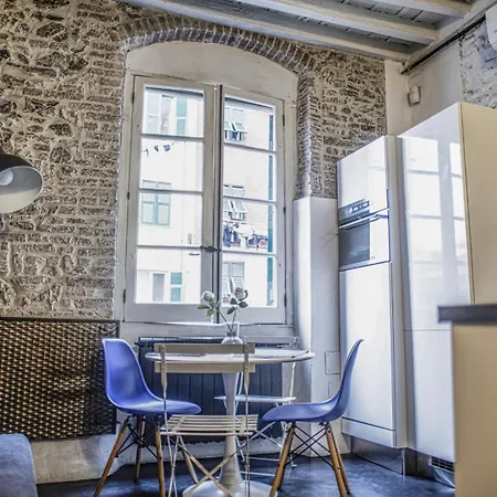Sant' Elena Ny Loft Ricordi Scolpiti Nella Pietra Gênes
